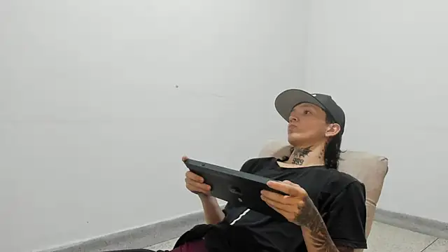 Snapshot of StraightBoy_Nick chatting on March 2026 05:24:01 AM StraightBoy Nick online show from March 2026 05:24:01 AM