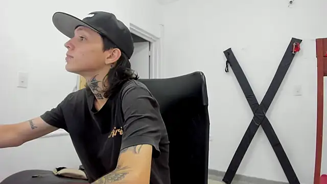 Snapshot of StraightBoy_Nick chatting on April 2026 07:20:02 PM StraightBoy Nick online show from April 2026 07:20:02 PM