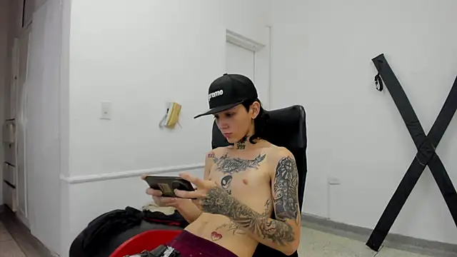 Snapshot of StraightBoy_Nick chatting on April 2026 07:17:02 PM StraightBoy Nick online show from April 2026 07:17:02 PM