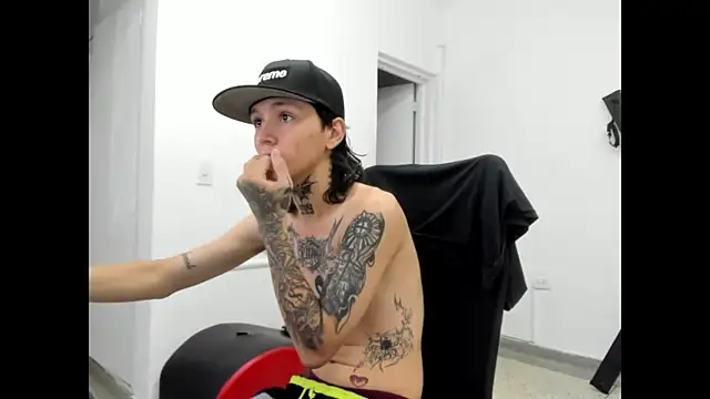 Snapshot of StraightBoy_Nick chatting on April 2026 08:22:01 PM StraightBoy Nick online show from April 2026 08:22:01 PM