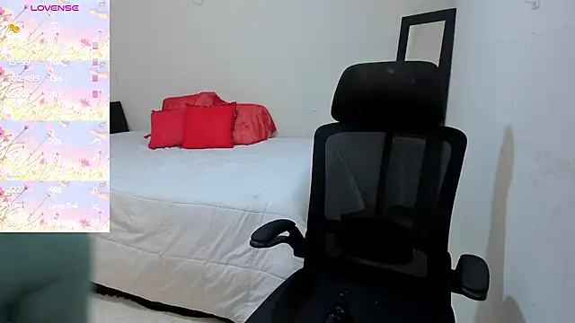 Snapshot of MariamCastiblanco chatting on March 2026 04:07:02 AM MariamCastiblanco online show from March 2026 04:07:02 AM