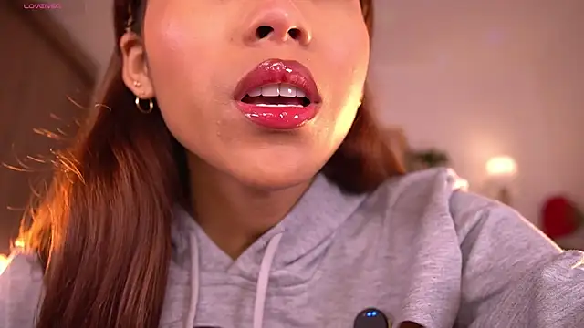 violeth     online show from December 2025 01:18:01 PM