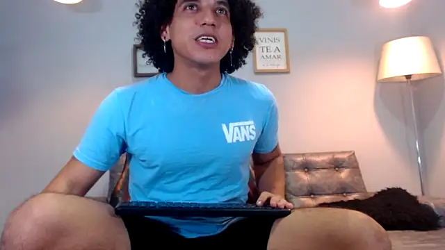 Xfire boy69 online show from November 2025 03:30:02 PM