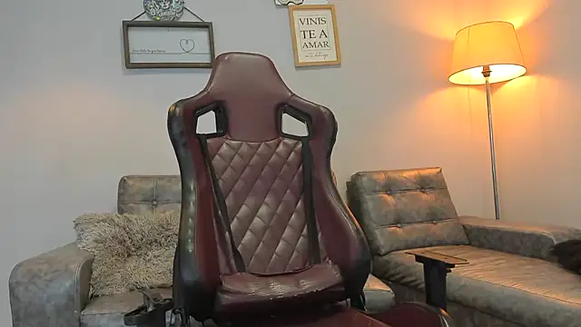 Xfire boy69 online show from December 2025 05:29:02 PM