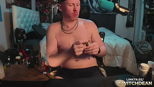 Snapshot of twunkdean chatting on November 2025 05:34:02 PM twunkdean online show from November 2025 05:34:02 PM