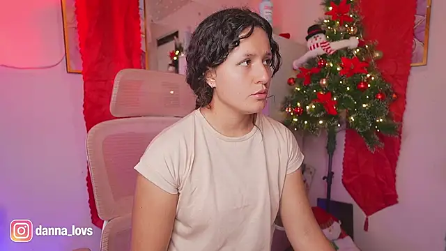 Dannaa Lovs online show from November 2025 05:03:01 PM