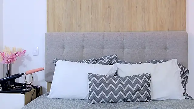 Snapshot of BeckySalas chatting on October 2025 08:20:01 PM BeckySalas online show from October 2025 08:20:01 PM