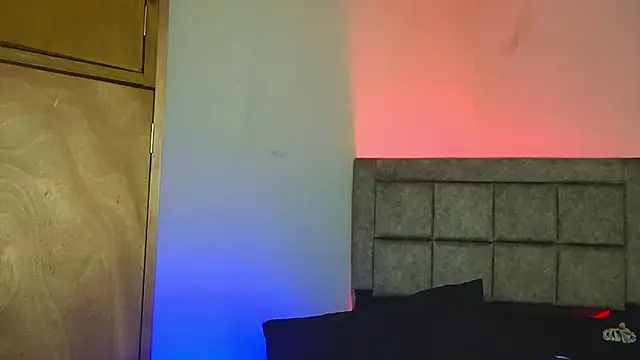 EmilyNoir1 online show from September 2025 12:44:02 AM