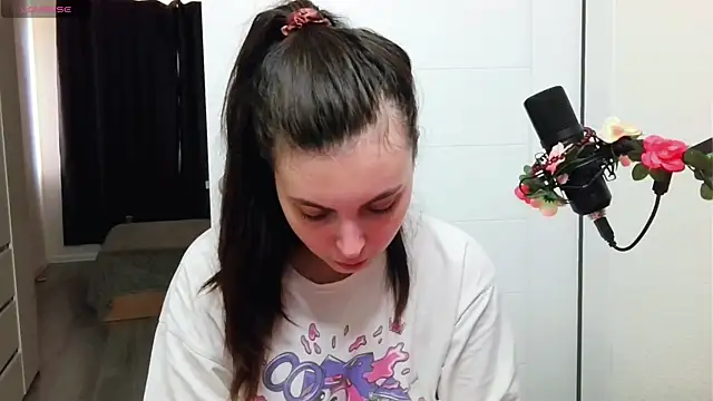 Snapshot of peachyness chatting on June 2026 04:50:02 PM peachyness online show from June 2026 04:50:02 PM