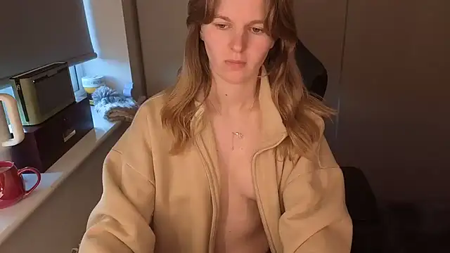 Snapshot of Lilly-Luscious chatting on December 2025 03:18:02 PM Lilly-Luscious online show from December 2025 03:18:02 PM