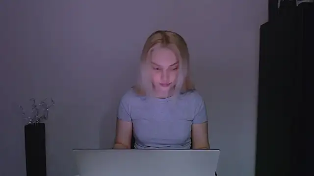 Snapshot of Lia_noo_regrets chatting on April 2026 07:12:02 PM Lia noo regrets online show from April 2026 07:12:02 PM