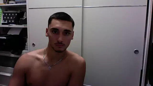 Snapshot of thebigking05 chatting on September 2025 03:50:01 PM thebigking05 online show from September 2025 03:50:01 PM