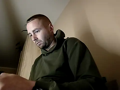 Vladyslav30 online show from November 2025 02:44:02 AM