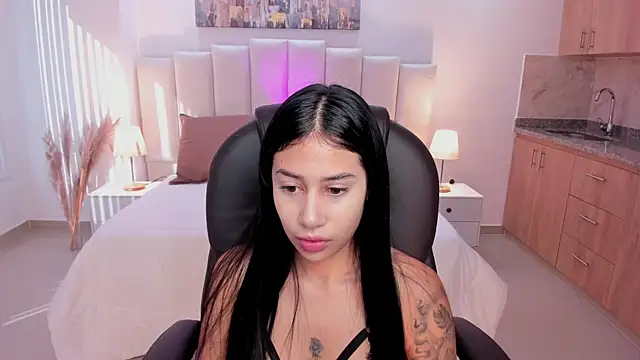 Snapshot of miranda_crawfor chatting on September 2025 12:49:02 PM miranda crawfor online show from September 2025 12:49:02 PM