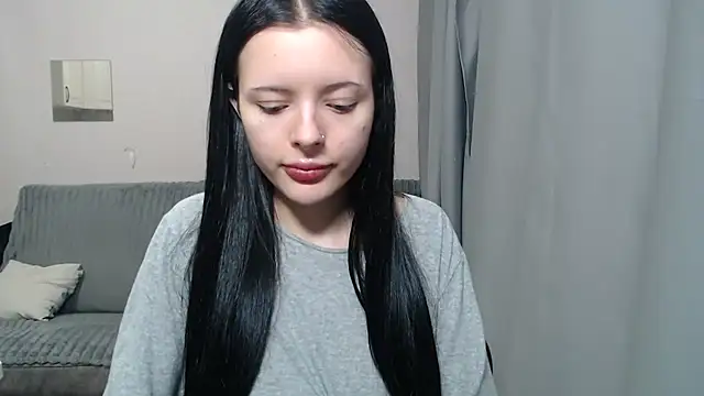 EvaXanny online show from September 2025 12:43:02 PM