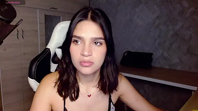 Roxxi 2110 online show from March 2026 07:47:01 AM