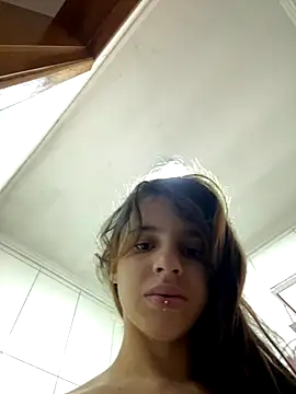 Mirella Oliveira online show from December 2025 01:40:02 PM