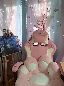 Snapshot of Fuzzy_Unicorn chatting on April 2026 08:15:01 AM Fuzzy Unicorn online show from April 2026 08:15:01 AM