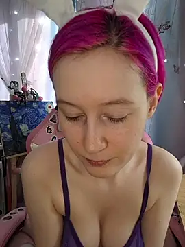 Snapshot of Fuzzy_Unicorn chatting on April 2026 08:23:01 AM Fuzzy Unicorn online show from April 2026 08:23:01 AM