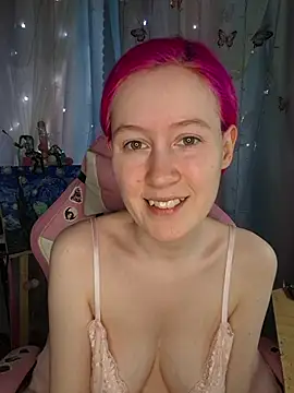 Snapshot of Fuzzy_Unicorn chatting on April 2026 09:59:01 AM Fuzzy Unicorn online show from April 2026 09:59:01 AM