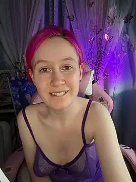 Snapshot of Fuzzy_Unicorn chatting on May 2026 07:32:02 PM Fuzzy Unicorn online show from May 2026 07:32:02 PM