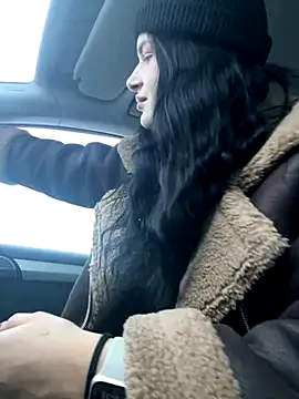 Snapshot of MiraReach chatting on November 2025 02:32:01 AM MiraReach online show from November 2025 02:32:01 AM