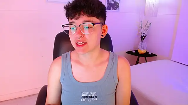 Snapshot of jeroharper chatting on October 2025 03:20:02 PM jeroharper online show from October 2025 03:20:02 PM