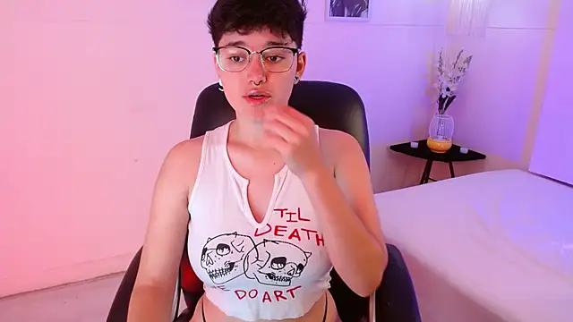 Snapshot of jeroharper chatting on October 2025 02:48:01 PM jeroharper online show from October 2025 02:48:01 PM