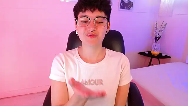 Snapshot of jeroharper chatting on October 2025 02:13:02 PM jeroharper online show from October 2025 02:13:02 PM