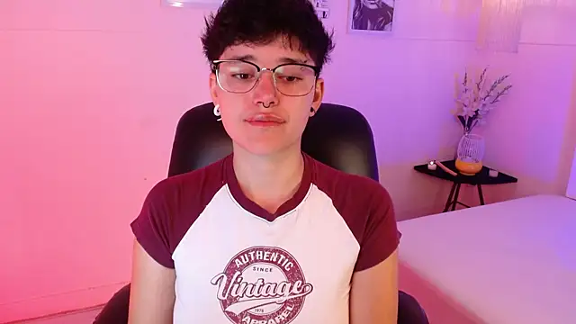 Snapshot of jeroharper chatting on November 2025 04:07:02 PM jeroharper online show from November 2025 04:07:02 PM