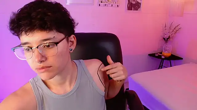 Snapshot of jeroharper chatting on December 2025 04:16:01 PM jeroharper online show from December 2025 04:16:01 PM