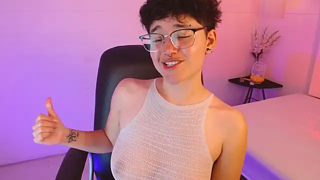 Snapshot of jeroharper chatting on December 2025 05:10:02 PM jeroharper online show from December 2025 05:10:02 PM