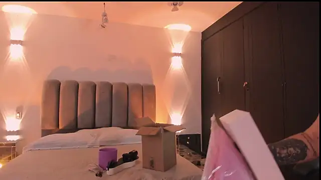 AlliceLover online show from September 2025 12:05:01 PM