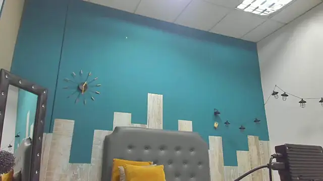 Ian1  online show from November 2025 12:05:02 PM