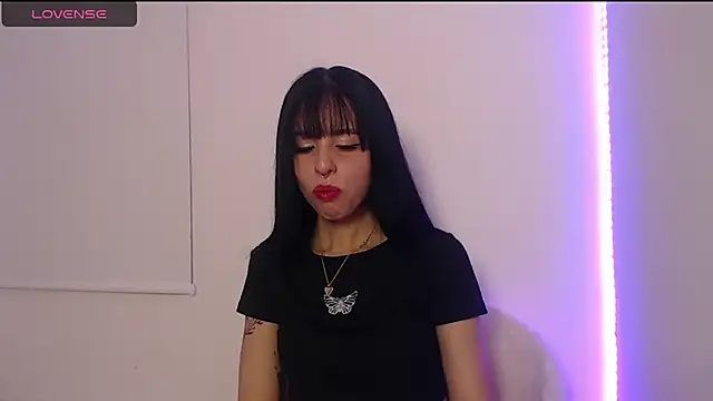 Lia  1 online show from September 2025 01:18:01 AM