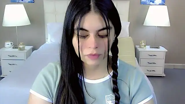 Snapshot of maddissonivanova chatting on September 2025 07:25:01 PM maddissonivanova online show from September 2025 07:25:01 PM