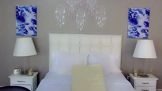 Snapshot of maddissonivanova chatting on September 2025 07:05:01 PM maddissonivanova online show from September 2025 07:05:01 PM