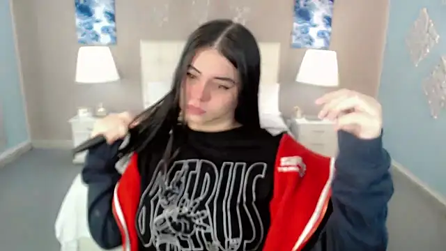 Snapshot of maddissonivanova chatting on November 2025 07:15:02 PM maddissonivanova online show from November 2025 07:15:02 PM