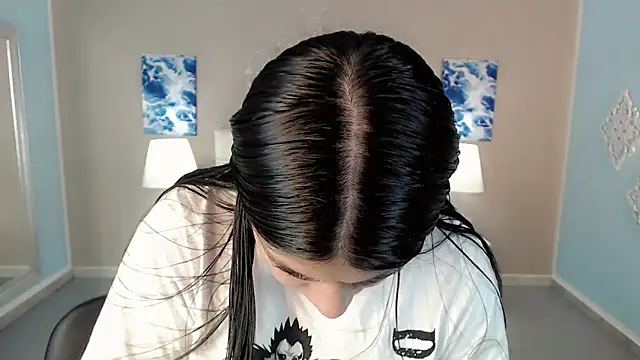 Snapshot of maddissonivanova chatting on November 2025 07:14:01 PM maddissonivanova online show from November 2025 07:14:01 PM