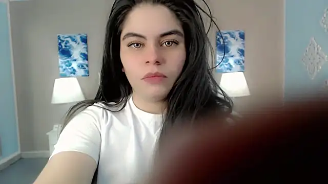 Snapshot of maddissonivanova chatting on November 2025 07:43:01 PM maddissonivanova online show from November 2025 07:43:01 PM