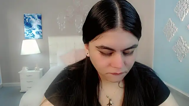 Snapshot of maddissonivanova chatting on November 2025 07:07:02 PM maddissonivanova online show from November 2025 07:07:02 PM