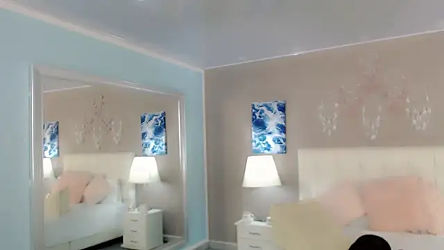 Snapshot of maddissonivanova chatting on December 2025 06:46:02 PM maddissonivanova online show from December 2025 06:46:02 PM