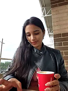 Lorena Mcfly online show from October 2025 01:19:01 PM