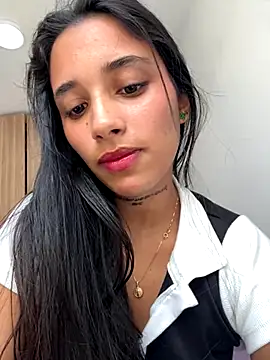 Lorena Mcfly online show from October 2025 06:50:02 PM