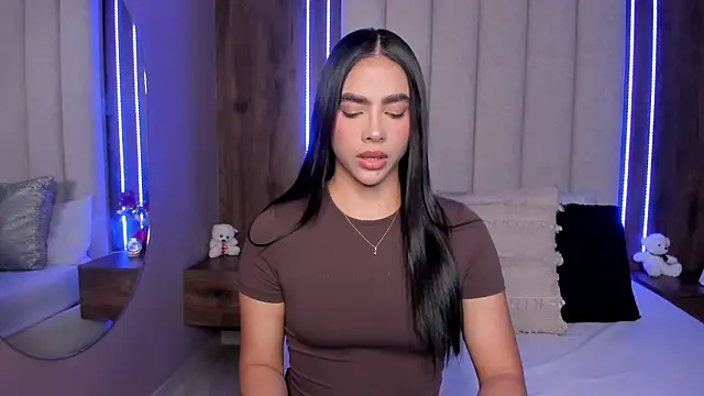 Snapshot of LucySalvatore_ chatting on March 2026 03:51:02 PM LucySalvatore online show from March 2026 03:51:02 PM