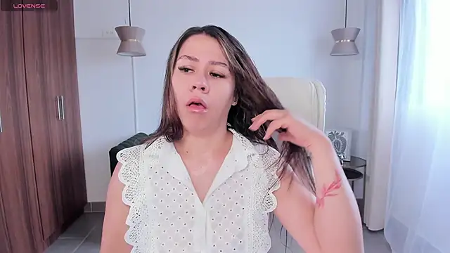 Brandy priscot online show from September 2025 07:04:01 PM