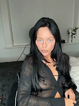 Snapshot of juicylucie chatting on September 2025 09:03:01 PM juicylucie online show from September 2025 09:03:01 PM