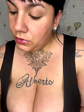 valen1891 online show from October 2025 02:52:01 AM