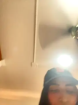 Snapshot of Rosa_25x chatting on November 2025 02:43:02 PM Rosa 25x online show from November 2025 02:43:02 PM