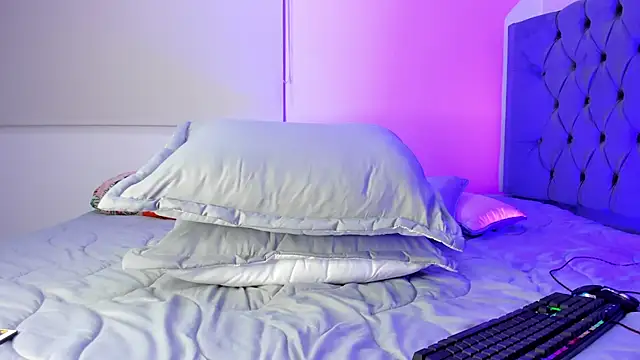 Snapshot of CamiiloRivera chatting on September 2025 04:56:01 AM CamiiloRivera online show from September 2025 04:56:01 AM